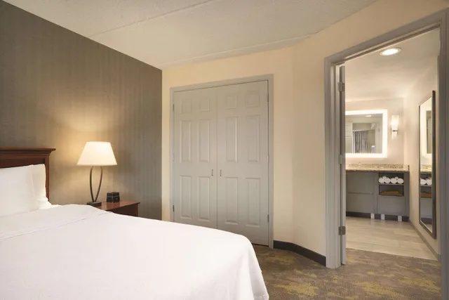 Deluxe, Suite, King Bed, Sofa, Accessible, Homewood Suites By Hilton Williamsburg 2/4