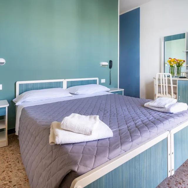 غرفة بسرير مزدوج بشرفة، Hotel Viscount Riccione 1/3