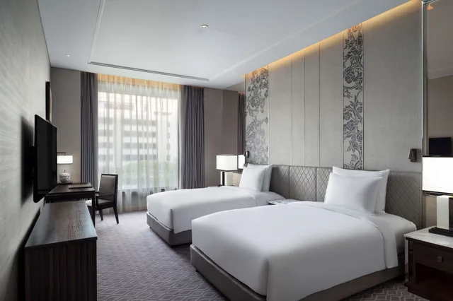 Two Bedroom Grand Executive Suite، Sindhorn Kempinski Hotel Bangkok 4/6