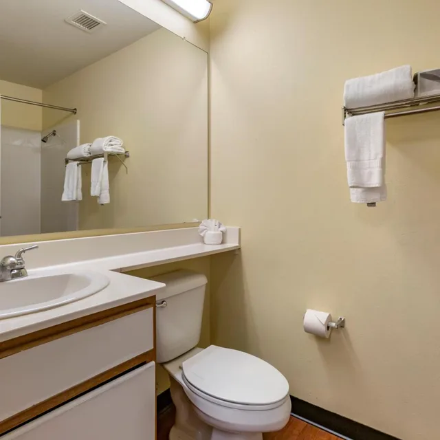 استوديو بسريرين مزدوجين، Suburban Studios Albuquerque Uptown 3/4