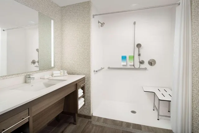 استوديو بسرير كينج مع أريكة لذوي الإعاقة، Home2 Suites By Hilton Owings Mills 1/3