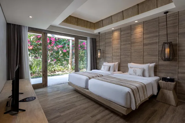 3 Bedrooms, Pool, Deluxe, Villa, Twin Beds, 2 King Beds, Cross Bali Breakers 1/2