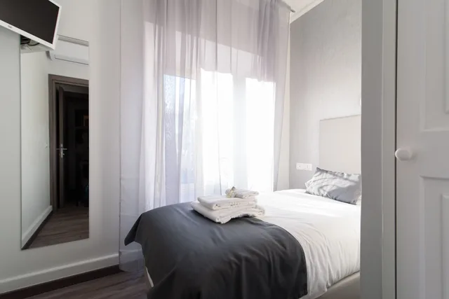 غرفة ثلاثية بسرير كوين وسرير فردي، White Caesar Guesthouse 4/8