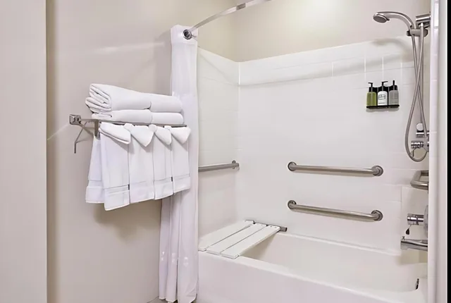 Room, 2 Queen Beds, Accessible, Yellowstone Park Hotel 5/6