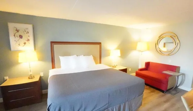 Renovated, King Bed, Smoking، All Seasons Inn & Suites 4/9