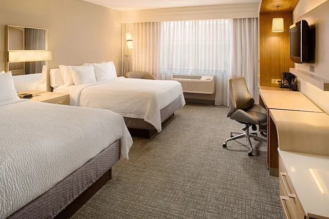 غرفة بسريرين كوين، COURTYARD BY MARRIOTT SACRAMENTO MIDTOWN 2/10
