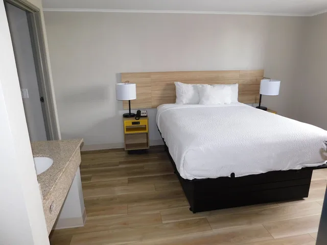 غرفة قياسية بسرير كوين، Days Inn by Wyndham Effingham 6/8