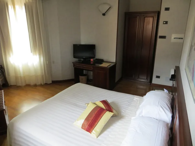 غرفة كلاسيكية ثلاثية بسرير مزدوج وسرير فردي، Hotel Fonte Cesia 1/4
