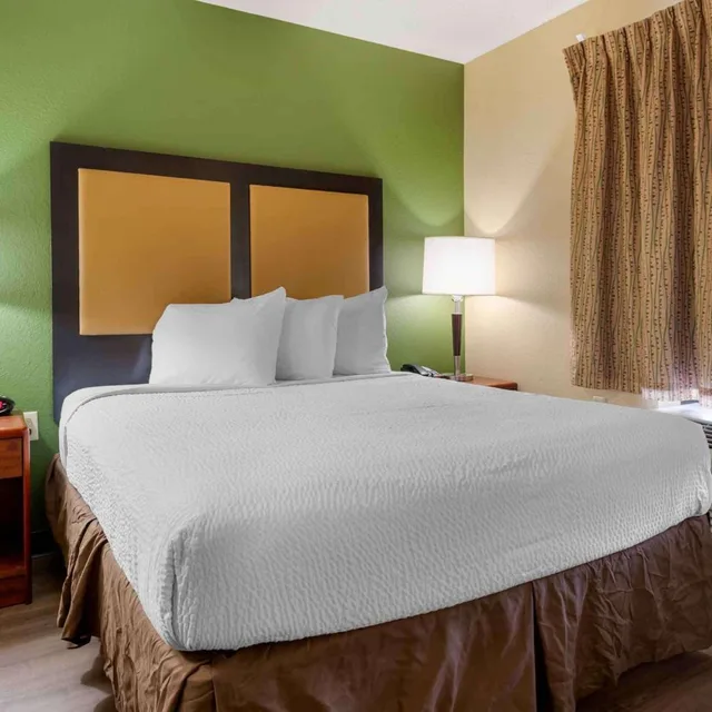 Deluxe, Studio, Queen Bed, Studio 6 Extended Stay South Bend Mishawaka South IN 9/10