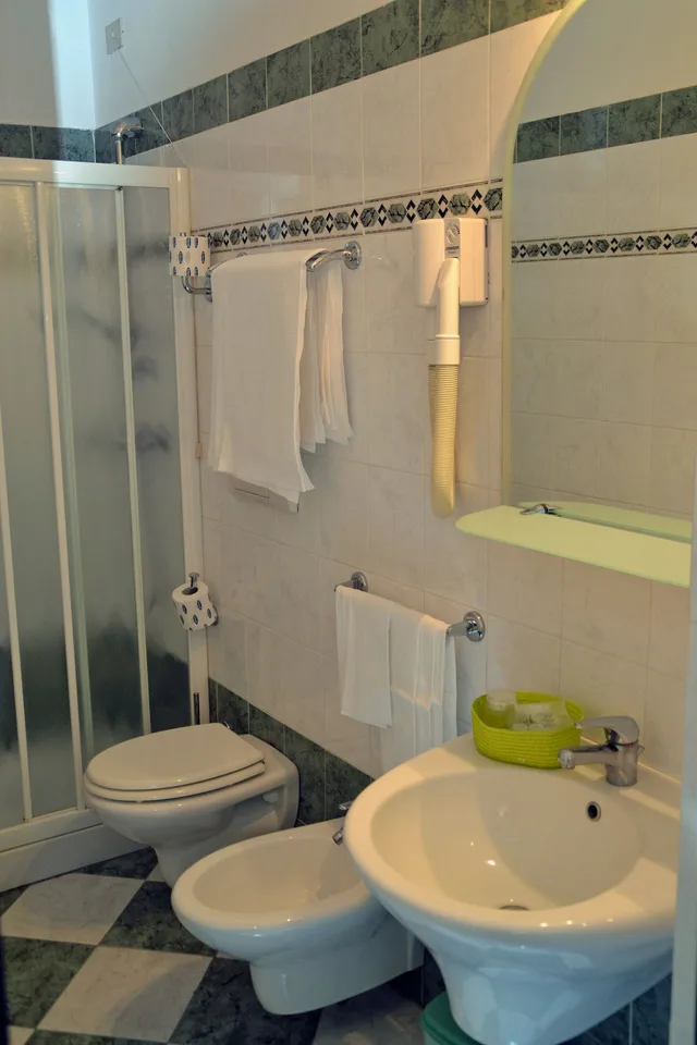 غرفة رباعية، Hotel Soggiorno Athena 7/8