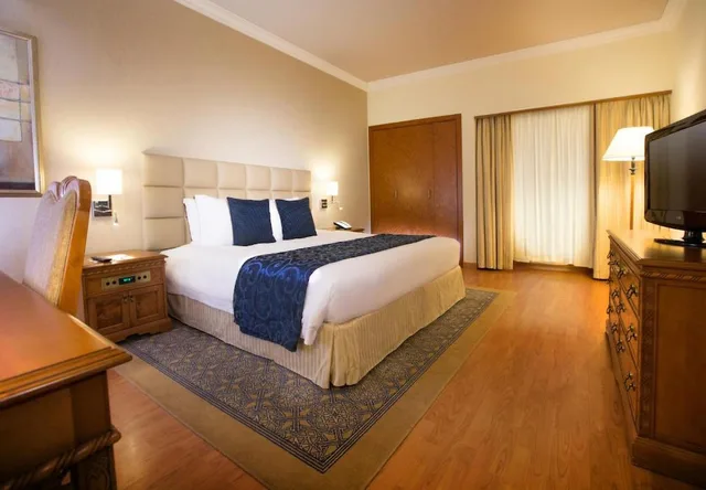 جناح بسرير كينج بغرفة نوم واحدة، Millennium Plaza Downtown Suites 2/5