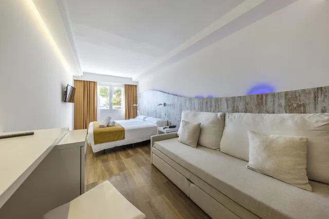 جناح جونيور بسريرين منفصلين مع أريكة، WelikeHotel Triton beach 8/10