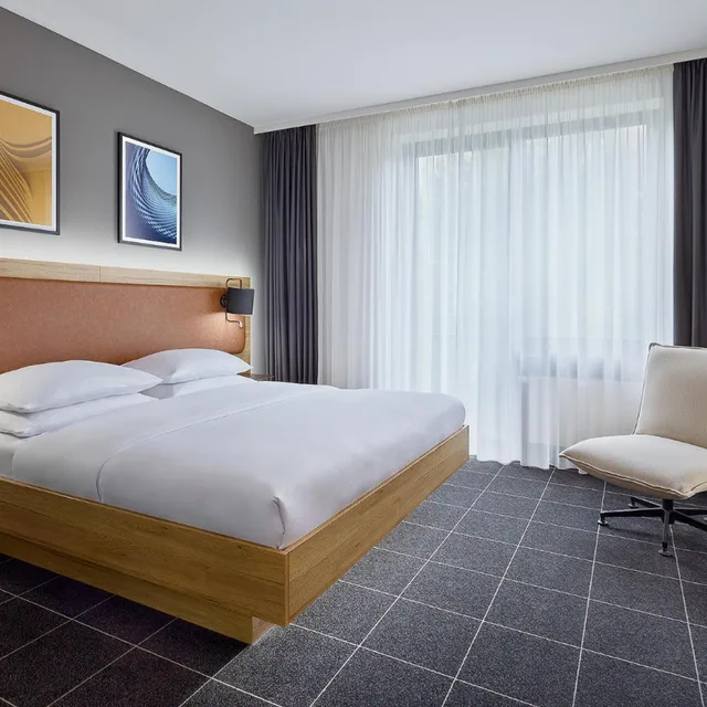 Standard, King Bed, Queen Bed, FOUR POINTS FLEX by Sheraton Ratingen Dusseldorf Airport 3/10