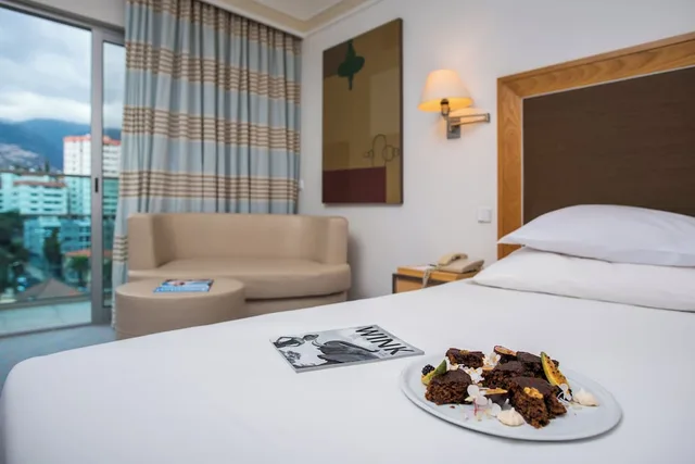 غرفة كلاسيكية بسرير مزدوج أو سريرين منفصلين بإطلالة على المدينة، Pestana Carlton Madeira 7/10
