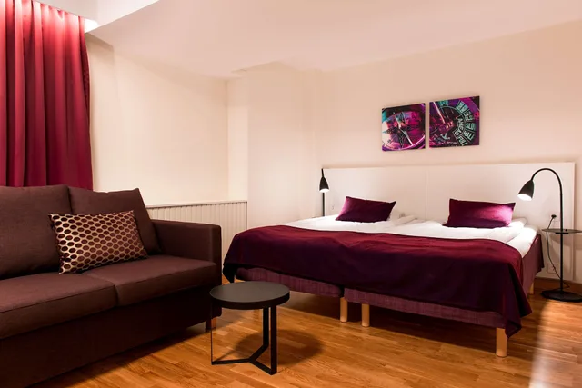 Room, Twin Beds, No Window, Scandic Sjofartshotellet 2/4