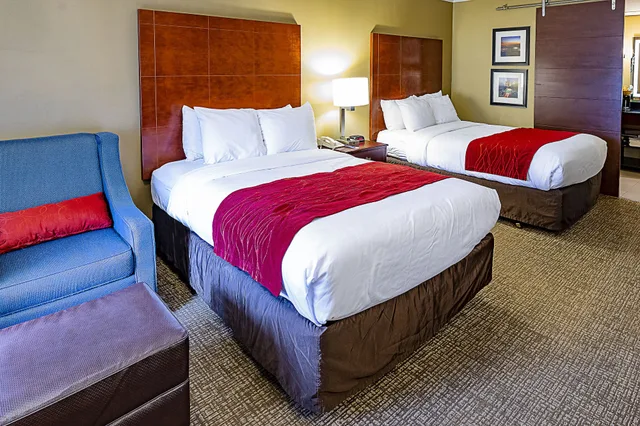 Standard, Single, 2 Double Beds، Hyland Inn near Pasadena Civic Center 3/5