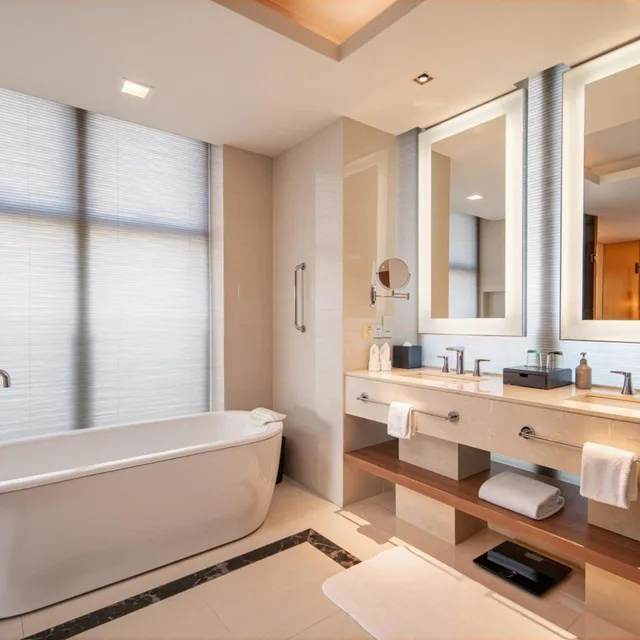 1 Bedroom, Study, Suite, King Bed, HOLIDAY INN GUANGZHOU SCIENCE CITY 7/9