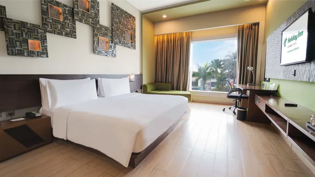 غرفة قياسية بسرير كينج بإطلالة على المدينة بحوض استحمام للمدخنين، Holiday Inn Cikarang Jababeka 6/6