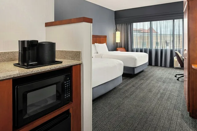 غرفة بسريرين كوين، Courtyard by Marriott Minneapolis Maple Grove/Arbor Lakes 8/10