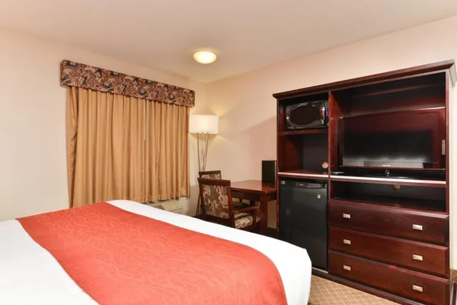 غرفة بسرير مزدوج، Comfort Inn & Suites Calgary Airport - South 1/4