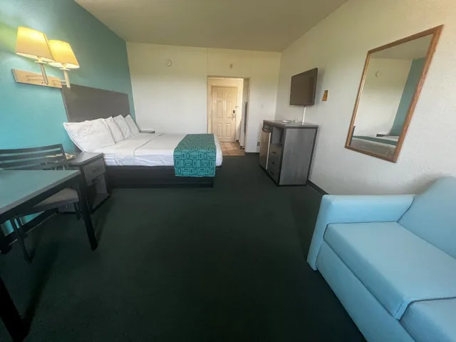 غرفة سوبيريور بسرير كينج للمدخنين، Howard Johnson By Wyndham Galveston 7/10