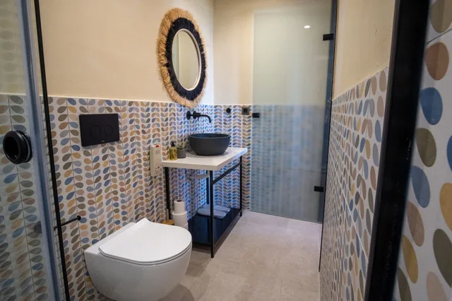 غرفة ديلوكس بسرير كوين بإطلالة على البحر بشرفة مع أريكة، The Nest Resort 4/4