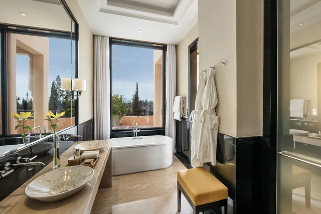غرفة ديلوكس بسرير كينج بشرفة، The Oberoi Marrakech 4/4