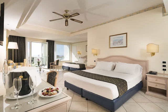 جناح بسرير مزدوج مع أريكة، Sant Alphio Garden Hotel & Spa 1/6