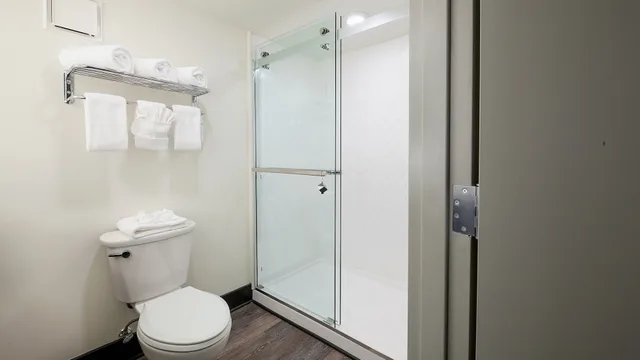 غرفة قياسية بسريرين كوين بإطلالة على البحر، Holiday Inn Resort Panama City Beach 7/10