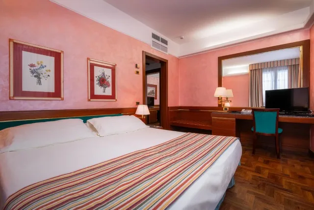 جناح سوبيريور، Hotel Crivis 1/2