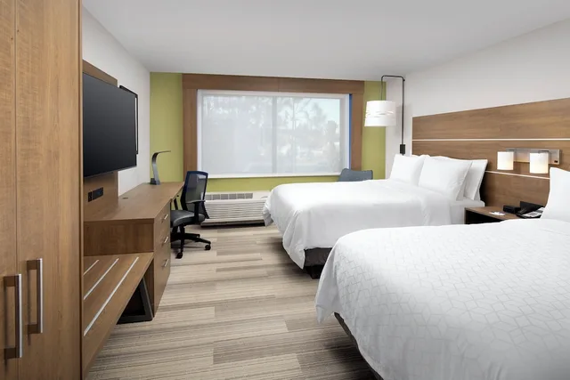 غرفة قياسية بسريرين كوين لذوي الإعاقة، Holiday Inn Express Pensacola Downtown 5/9