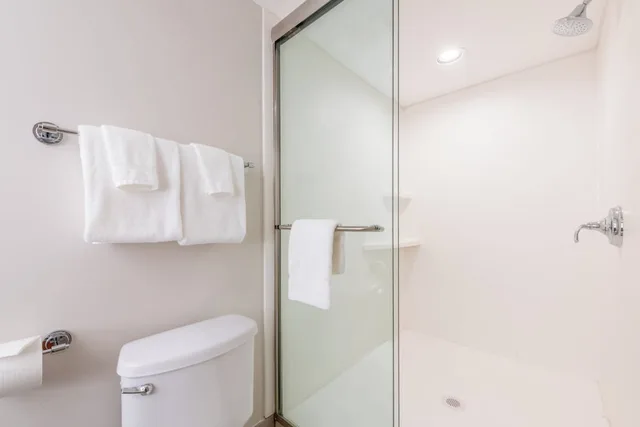غرفة قياسية بسريرين كوين لذوي الإعاقة، Holiday Inn Express & Suites Bradenton West, an IHG Hotel 4/5