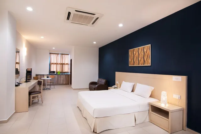 غرفة سوبيريور بسرير كينج بمطبخ صغير، Golden View Serviced Apartment 1/8