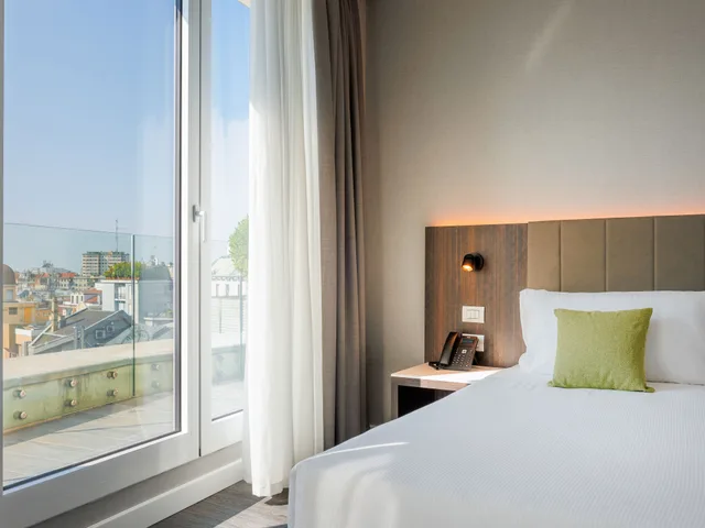 غرفة ديلوكس بسرير مزدوج، iH Hotels Milano Centrale 5/7
