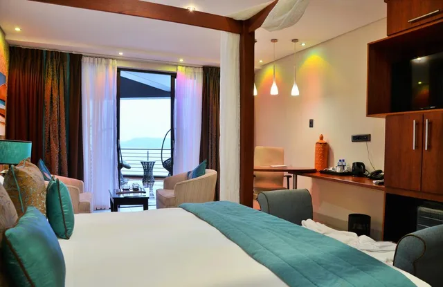 Executive, Suite, Bon Hotel Waterfront Richards Bay 4/5