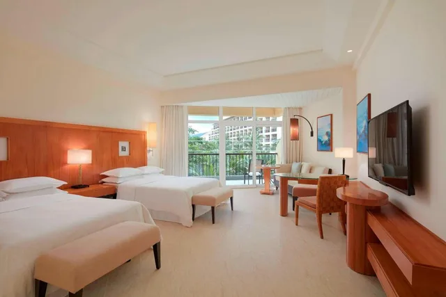 غرفة عائلية بسريرين مزدوجين بإطلالة على الحديقة بشرفة، Sheraton Sanya Resort 1/7