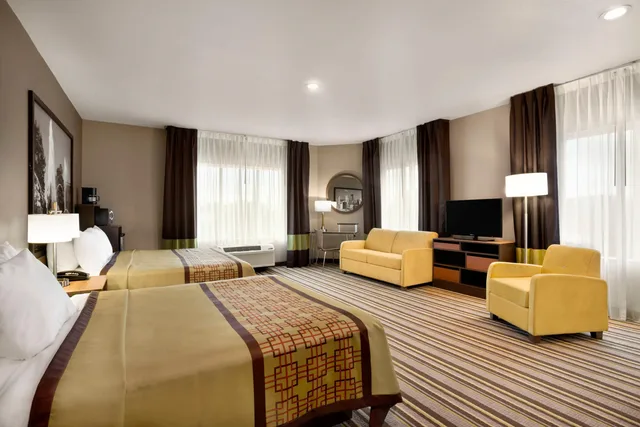 جناح بسريرين كينج مع أريكة، Super 8 by Wyndham Hershey Chocolate Avenue 1/1