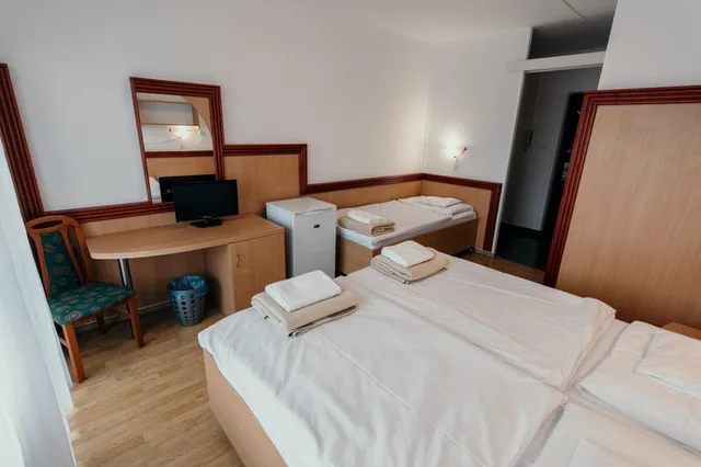 غرفة كلاسيكية بسرير مزدوج أو سريرين منفصلين، Tisza Sport Hotel 2/4