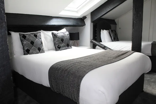 Apartment, 1 Single and 2 Double Beds, 2 Sofa، The Mitre Hotel 2/9