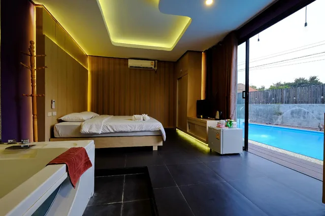 Deluxe, Jetted Pool، Loft At Sima 1/2