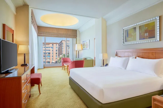 1 Bedroom, Suite, Single, King Bed, Sofa, Smoking, Holiday Inn Cairo City Stars 2/3