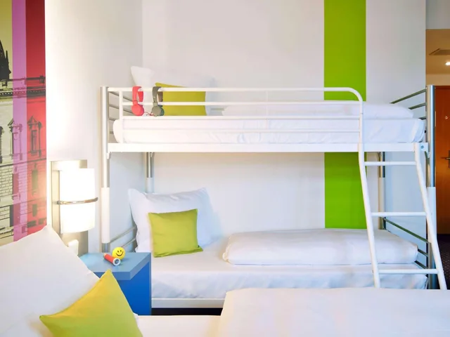 غرفة عائلية بسرير مزدوج وسرير بطابقين، ibis Styles Leipzig 9/10
