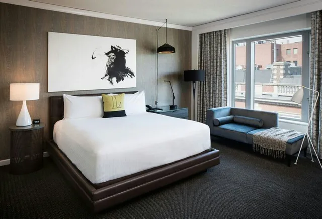 James Logan, Suite, King Bed، The Logan Philadelphia Curio Collection by Hilton 1/1