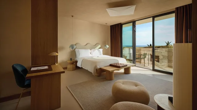 غرفة بسرير كينج بشرفة لذوي الإعاقة، Mamula Island By Banyan Tree 7/7