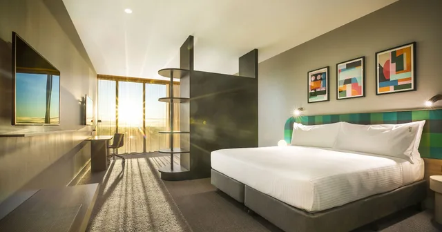 جناح بسرير كينج في طابق مرتفع، HOLIDAY INN WERRIBEE 4/7