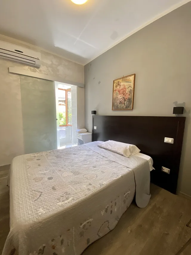 غرفة مفردة، Family House 16/17