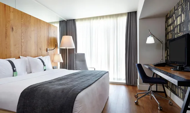 غرفة قياسية بسرير فردي، Holiday Inn Tbilisi 2/4