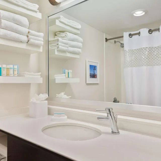 غرفة بسرير كينج وسرير كوين، Hampton Inn White Plains Tarrytown 4/4