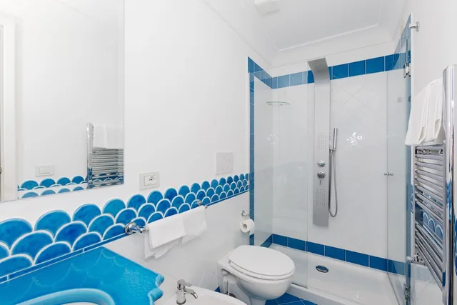 غرفة سوبيريور ثلاثية بثلاثة أسرّة بإطلالة على البحر بشرفة، Hotel Conca d'Oro 8/8