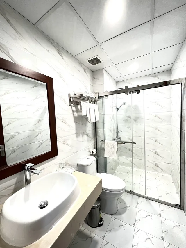 Standard, Twin Beds, No Window، Le Saigon Hotel 4/5